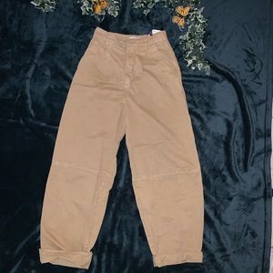 Zara khakis size small fits like size 2 US